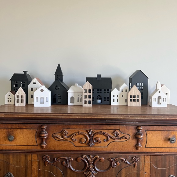 Target Other - NEW Target Ceramic-like house